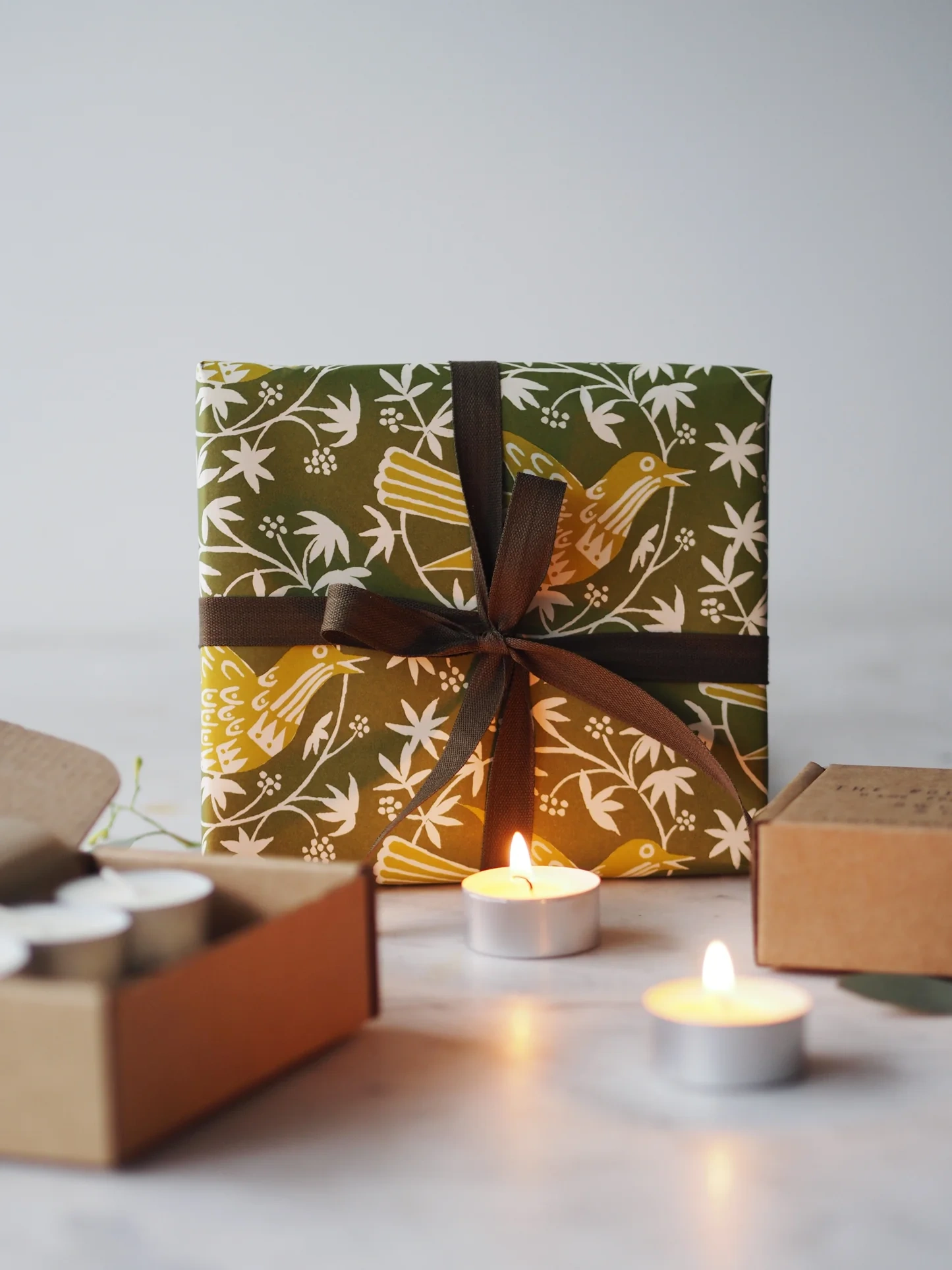 gift-wrapped-duo-of-tealights
