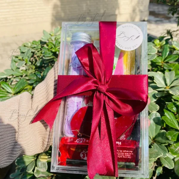 scarlet-valentine-gift-box